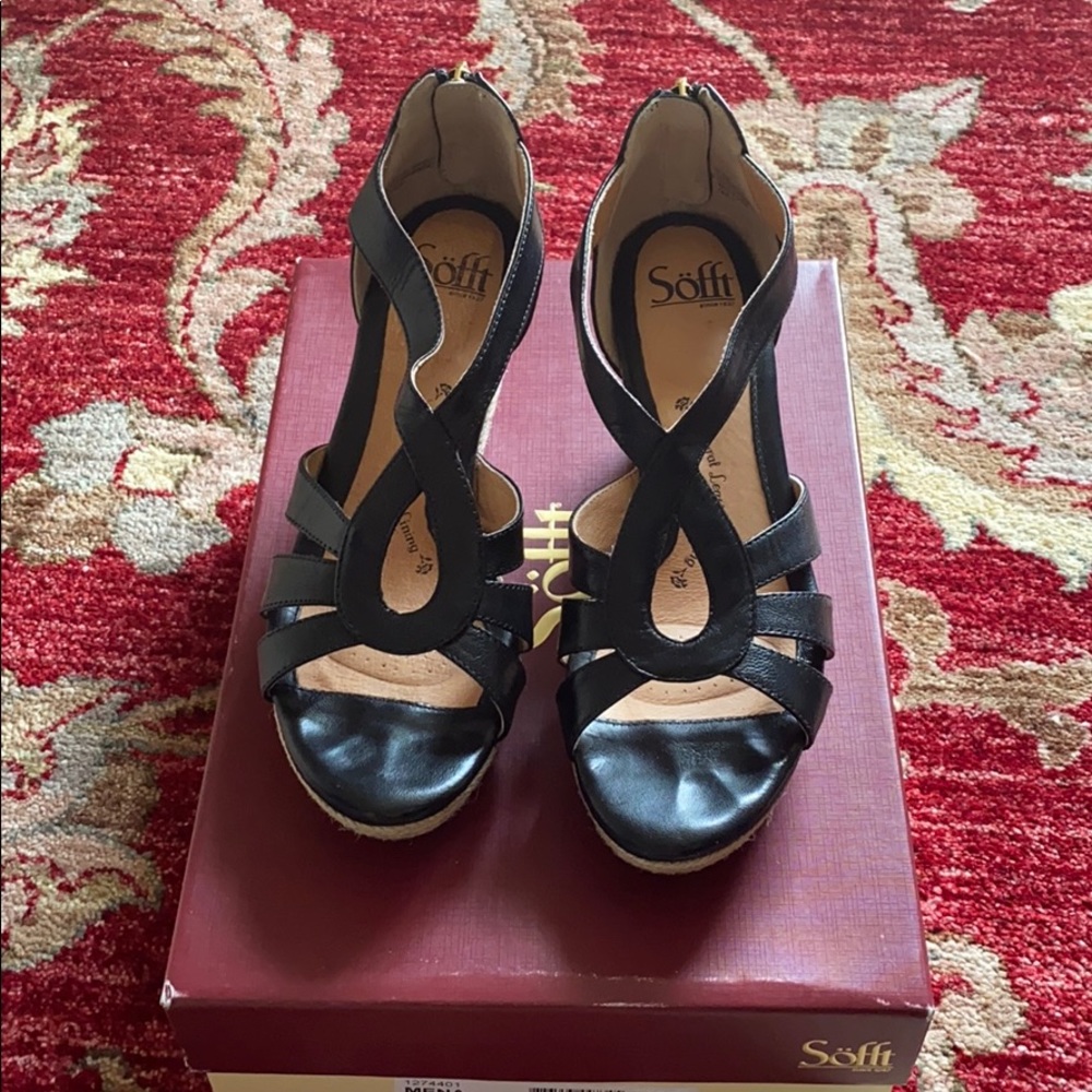 Sofft Mena black wedges